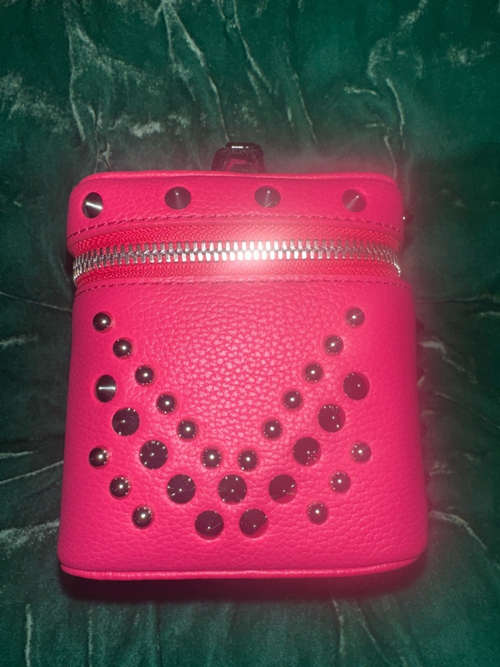 MCM LOVE POTION COSMETIC CASE - Picture 3 of 15